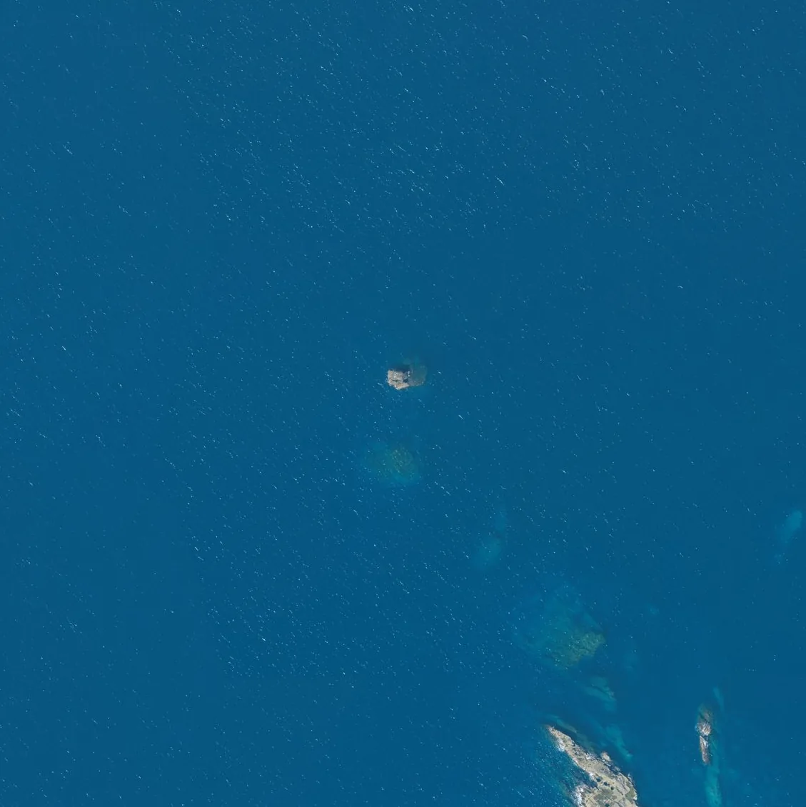 ボウズ岩の航空写真