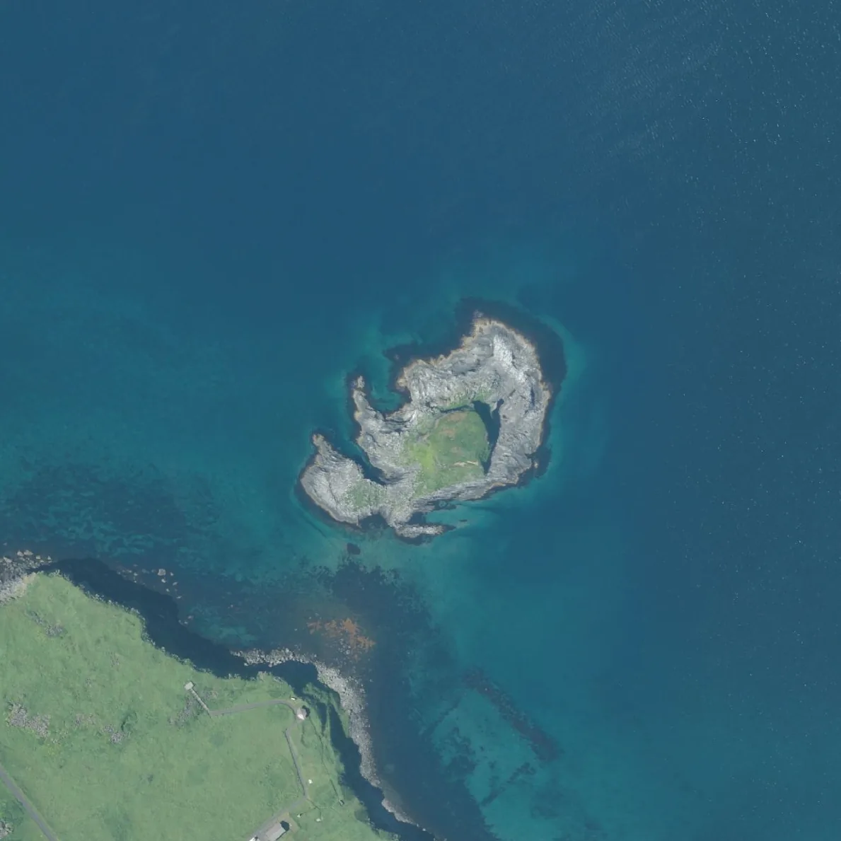 ポンモシリ島の航空写真