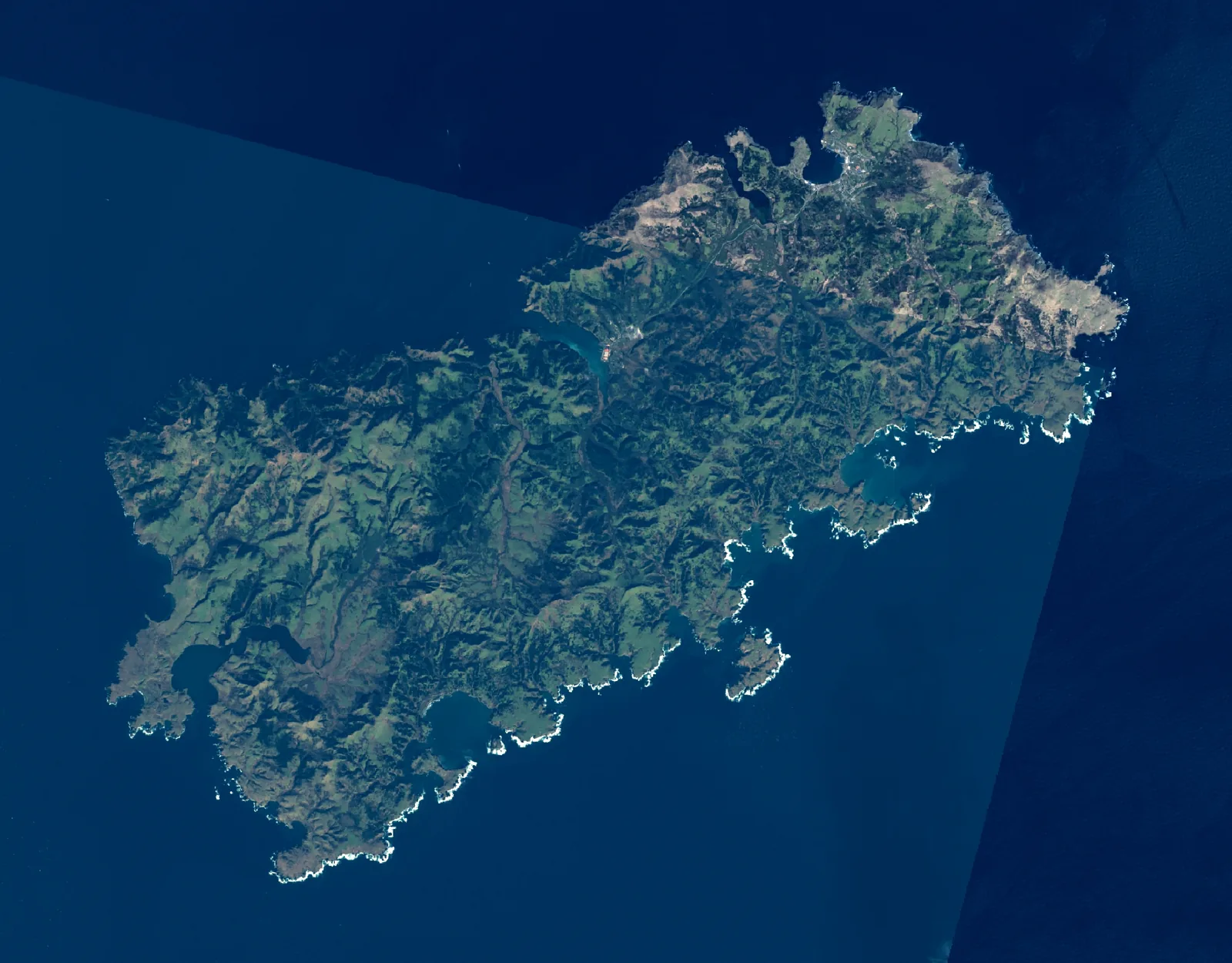 色丹島の衛星画像